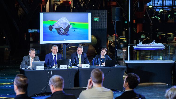 Die "Estonia"-Kommission legte in Tallinn erste Ergebnisse ihrer Arbeit vor.