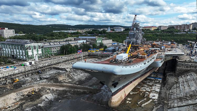 Die "Admiral Kusnezow" liegt seit 2017 in Murmansk auf der Werft. 