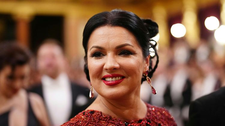 Die Sopranistin Anna Netrebko soll laut Plan bei den Festspielen in Giuseppe Verdis Oper "Nabucco" auftreten.