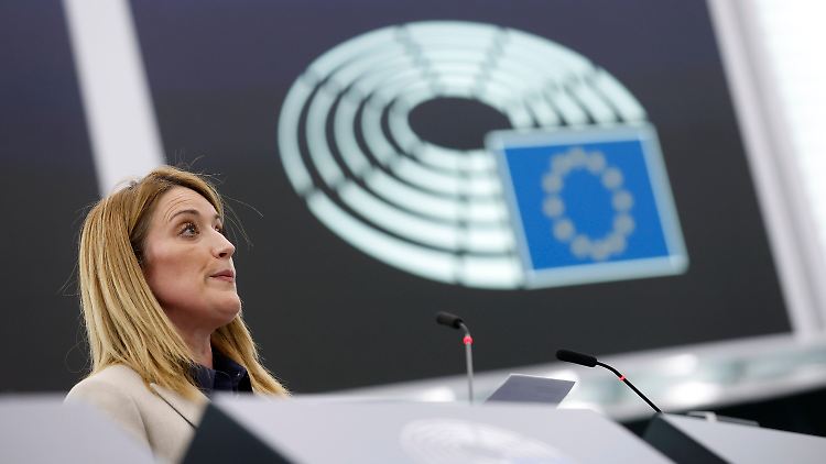 Nach ihrer früheren Stellvertreterin Kaili gerät auch EU-Parlamentschefin Metsola weiter unter Druck.