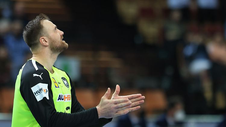 "Ich würde es natürlich begrüßen, meine Arbeitsstelle zu behalten. Aber ich kann nicht beeinflussen, wie es künftig läuft", sagt Keeper Andreas Wolff.