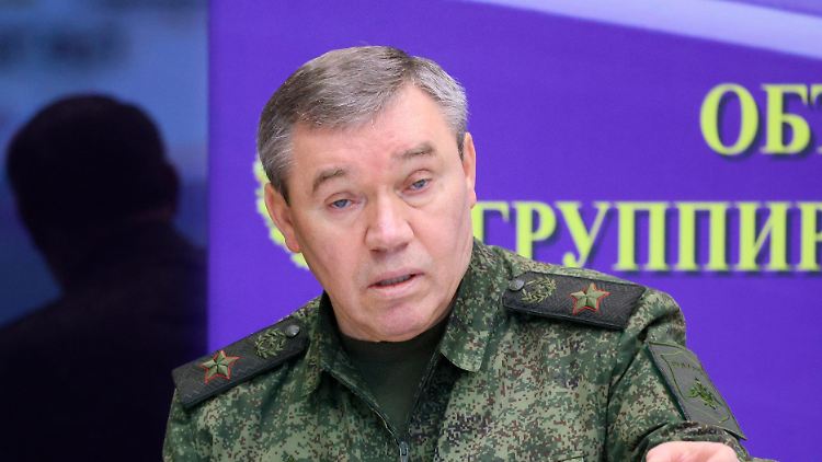  "Solch ein Niveau und eine Intensität der Kampfhandlungen hat das moderne Russland noch nicht erlebt", sagte der Kommandeur der Truppen im Krieg gegen die Ukraine.
