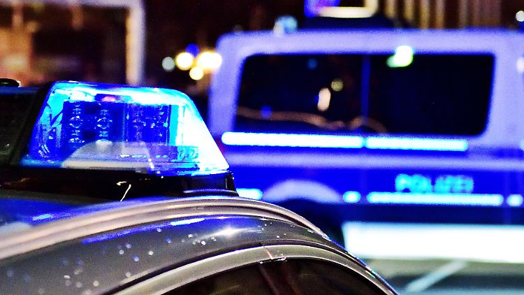 Eigentlich wurde wegen möglicher Volksverhetzung gegen Polizisten in Baden-Württemberg ermittelt, nun kommt der Verdacht des Besitzes von Kinderpornograhie dazu. 