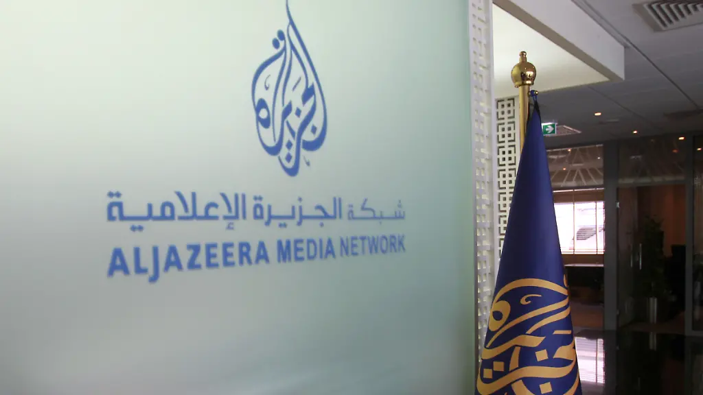 2017-06-08T133222Z-93413130-RC1E0F7C7970-RTRMADP-3-GULF-QATAR-JAZEERA