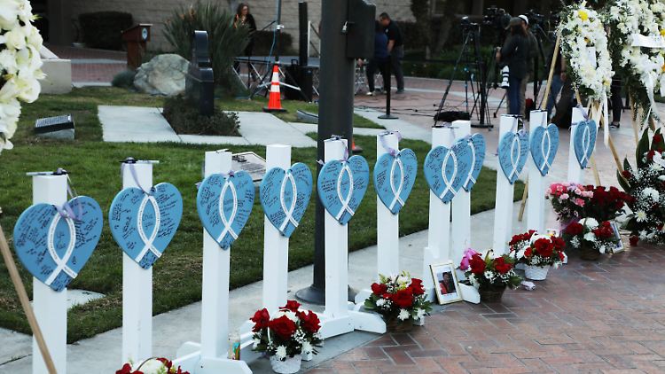 Nach einer Massenschießerei bei Feierlichkeiten zum chinesischen Neujahrsfest in Monterey Park (Kalifornien) sterben elf Menschen - nur eine von zahlreichen Tragödien dieser Art in den USA.