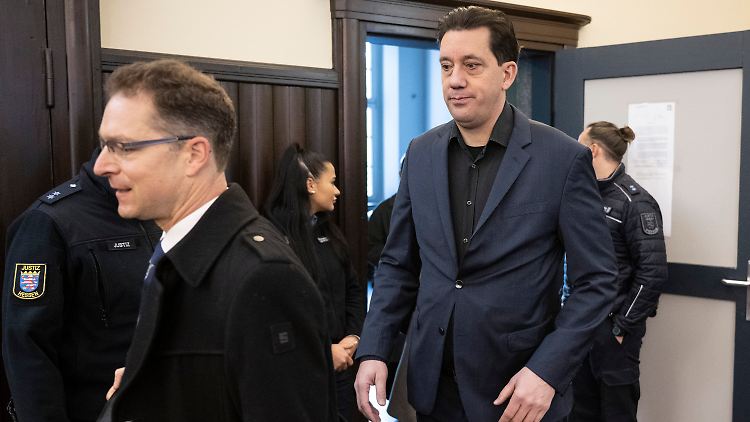 Gräfe will feststellen lassen, dass er wegen seines Alters diskriminiert wurde.