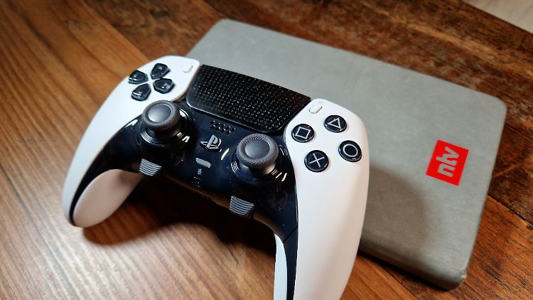 Im Look etwas finsterer: der DualSense Edge von Sony.