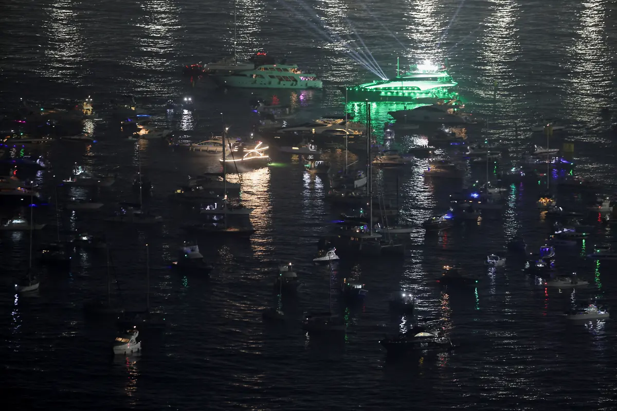 2024-05-05T000327Z-1949861237-RC2WJ7AUZJCX-RTRMADP-3-MADONNA-BRAZIL-1