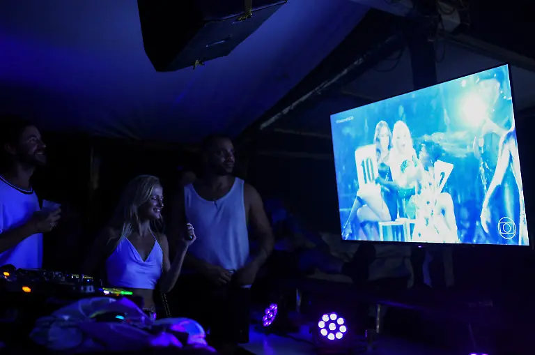 2024-05-05T044154Z-1102042445-RC20K7AAZRD7-RTRMADP-3-MADONNA-BRAZIL