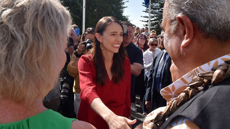 Politische Mitstreiter dankten Jacinda Ardern persönlich für ihre Arbeit.