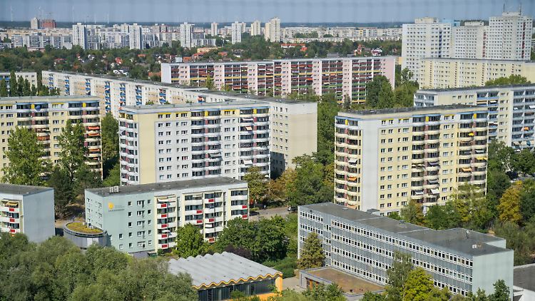 Wegen hoher Mieten können sich Familien einen Umzug oft nicht leisten.