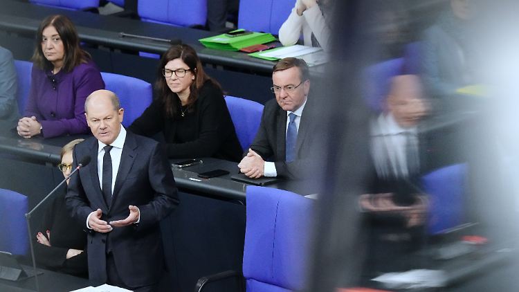 "Vertrauen Sie mir", mit diesen Worten bittet Kanzler Scholz die Bevölkerung für die Leopard-Lieferung um Vertrauen. 