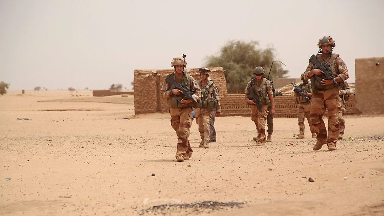Frankreich stationierte Soldaten in Mali und Burkina Faso, um gegen bewaffnete Terrorgruppen vorzugehen. (Archivbild)