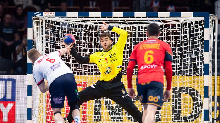 Spaniens Weltklassetorwart Gonzalo Perez de Vargas wurde in einem Handball-Krimi zum Helden.