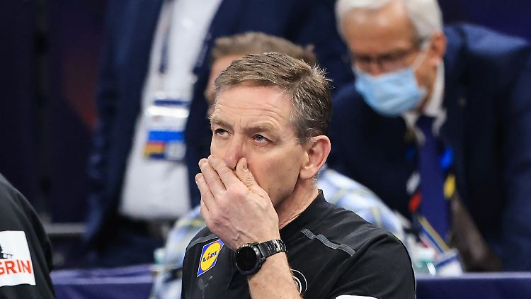 Alfred Gislason muss das WM-Aus erstmal sacken lassen.