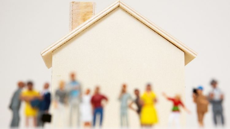 Kann sich das Eigenheim so fast jeder leisten? Beim Erbbaurecht müssen Immobilieneigentümer das Grundstück nicht kaufen, sondern pachten.