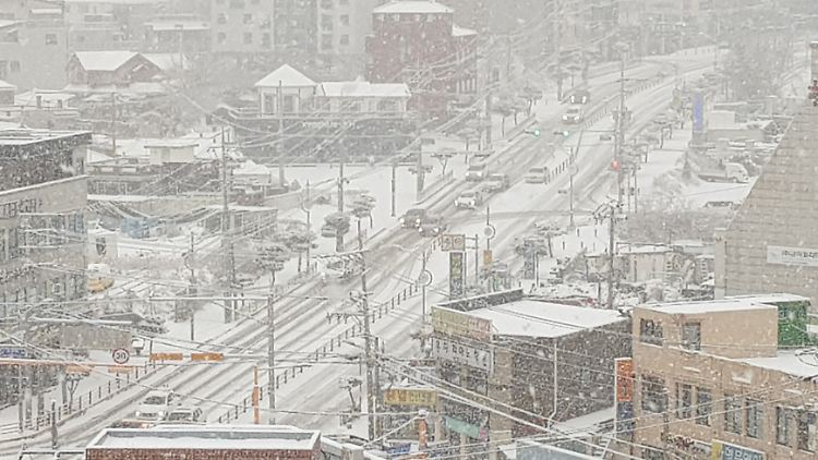 In Südkorea warnen die Behörden vor neuem starken Schneefall in einigen Regionen.