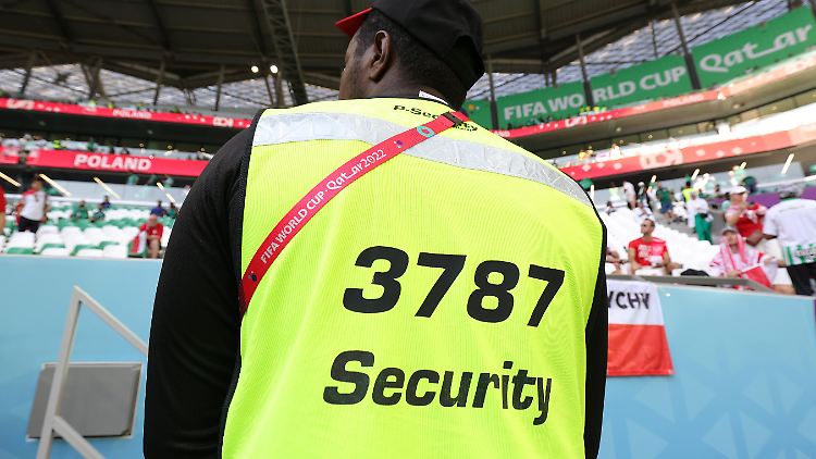 Tausende Gastarbeiter wurden in Katar bei Sicherheitsunternehmen angestellt.