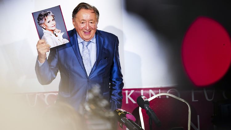 Happy über seine neueste Opernball-Eroberung Jane Fonda: Richard Lugner.