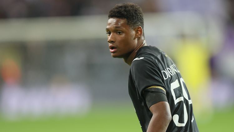 Julien Duranville soll in Zukunft für den BVB auflaufen.