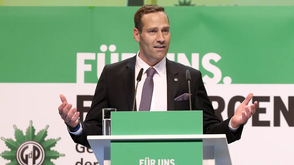 Der-GdP-Vorsitzende-Jochen-Kopelke-erachtet-es-als-wichtig-herauszufinden-ob-die-Blockade-von-Goering-Eckardts-Autos-von-langer-Hand-geplant-war