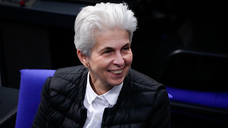 Marie-Agnes Strack-Zimmermann ist gegen die Lieferung deutscher Kampfflugzeuge. 
