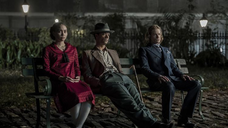 Ungleiches Vampir-Trio: Claudia (Bailey Bass), Louis (Jacob Anderson) und Lestat (Sam Reid)