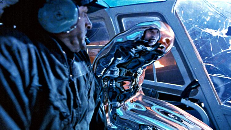 Szene aus dem Film "Terminator 2" - der metallische Roboter T-1000 (r.) kann sich vom zähflüssigen Klumpen wieder in seine Ursprungsform zurückverwandeln. Ähnliches bauen nun Forscher nach.