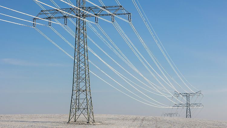 Die für die Entlastungsmaßnahmen erforderlichen Finanzmittel sollen aus der Stromwirtschaft generiert werden. 