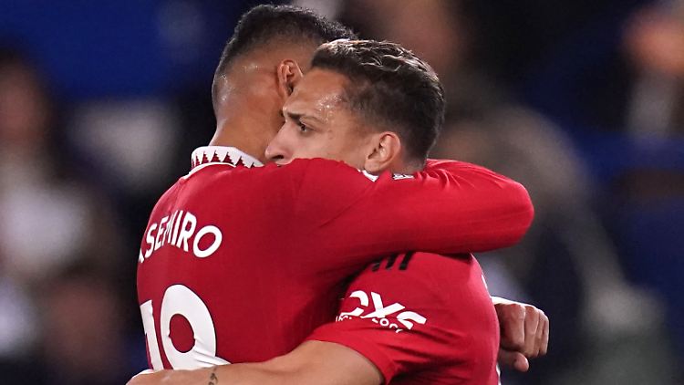 Casemiro (l.) und Antony (r.) zählten beide zu den zehn teuersten internationalen Transfers 2022.