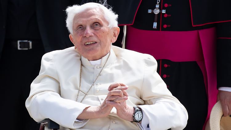 Papst Benedikt hatte seinen Rücktritt 2013 gesundheitlich begründet.