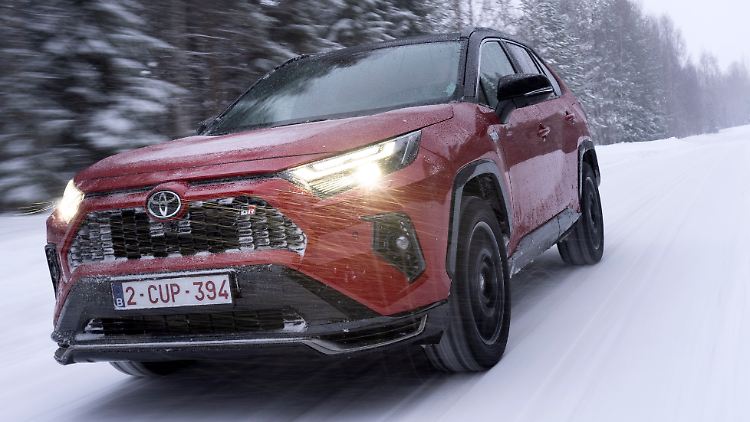 Der Toyota RAV4 ist nun auch in der Ausstattungsvariante GR Sport erhältlich.