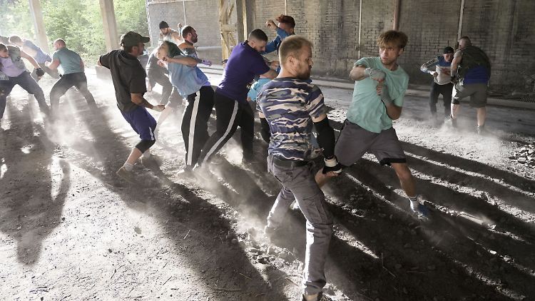 Genießen ihr Wochenende: die Hooligans.