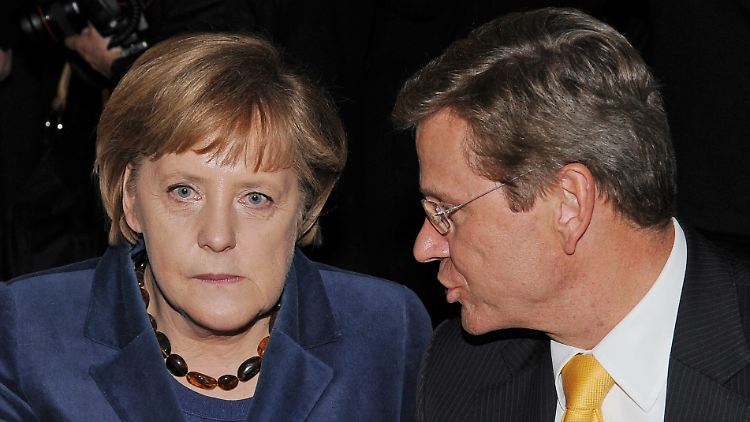 Gute Zusammenarbeit sieht anders aus: Angela Merkel und Guido Westerwelle.