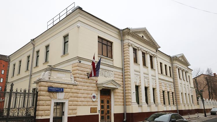 Das Außenministerium in Moskau forderte Botschafter Maris Riekstins auf, Russland binnen zwei Wochen zu verlassen.