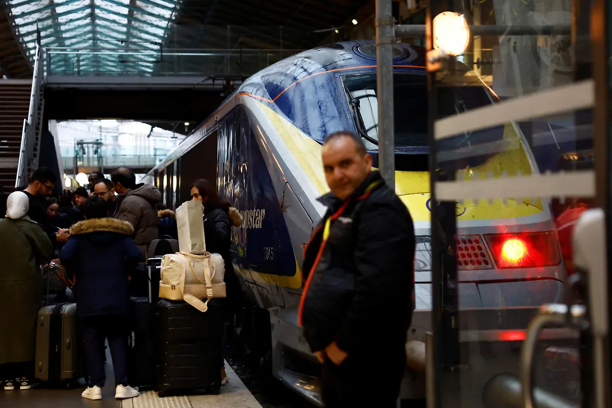 2023-12-21T143910Z-1434822973-RC2Q15AHD0F1-RTRMADP-3-FRANCE-BRITAIN-EUROSTAR