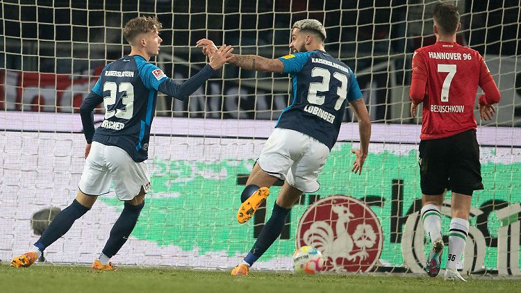 Hercher trifft kurz vor Schluss zum 3:1. 