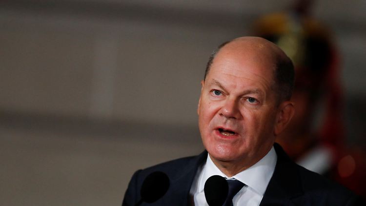 Seine Aufgabe sei es, Deutschland und die NATO aus dem Krieg mit Russland herauszuhalten, sagt Scholz.