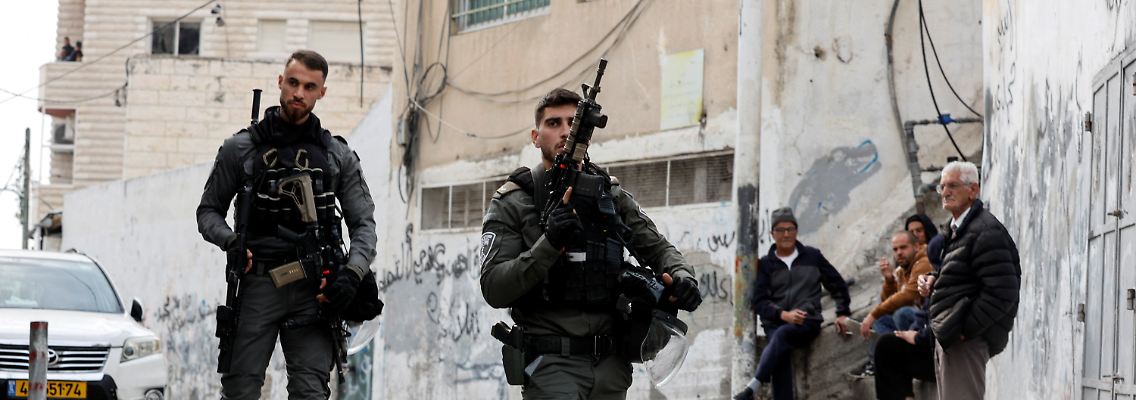 2023-01-28T115354Z_455873017_RC2KZY9GF2TU_RTRMADP_3_ISRAEL-PALESTINIANS-VIOLENCE-SHOOTER.JPG