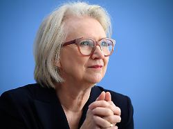 2000 Euro steuerfrei: Wirtschaftsweise Schnitzer erwartet bei Aktivrente Mitnahmeeffekte und Klagen