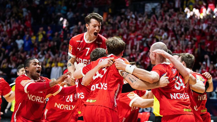 Den Dänen gelingt der historische Titel-Hattrick.
