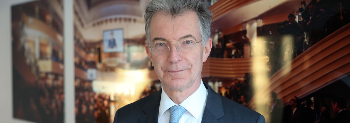 Heusgen war früher sicherheitspolitischer Berater von Angela Merkel und später Ständiger Vertreter der Bundesrepublik Deutschland bei den Vereinten Nationen.