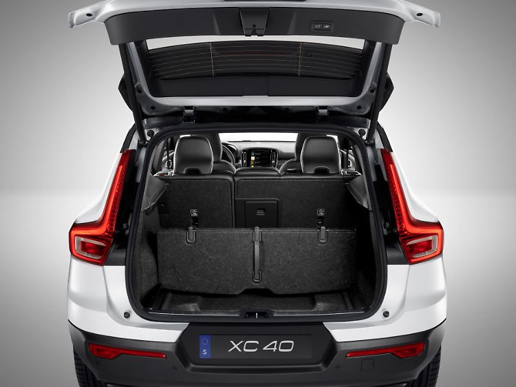 Mehr Lifestyler als Transporter: Das Heckabteil des Volvo XC40 ist mit rund 1300 Litern Stauvolumen eher mäßig unterwegs. Die Klientel scheint das kaum zu stören.
