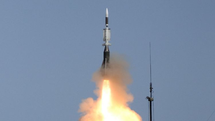 Das französisch-italienische Konsortium Eurosam sei bereits Ende Dezember über den Produktionsauftrag für die 700 Luftabwehrraketen informiert worden. 
