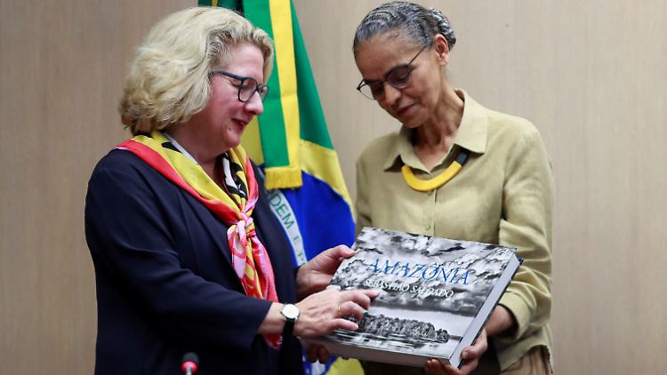 Entwicklungsministerin Schulze plädiert während ihres Brasilien-Besuchs für einen sozialen Wandel hin zur Nachhaltigkeit.