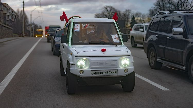 So sieht der neue E-Luaz aus - hier mit Weihnachtsdeko geschmückt.