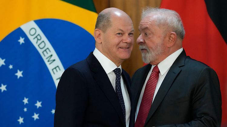 Scholz will Lula unter anderem bei dessen Klimaschutz-Vorhaben unterstützen.