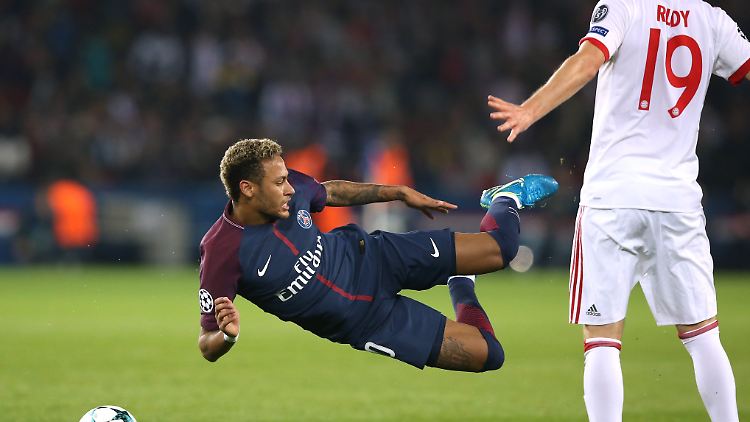 Neymar hat es schwer und macht es sich bisweilen schwer.