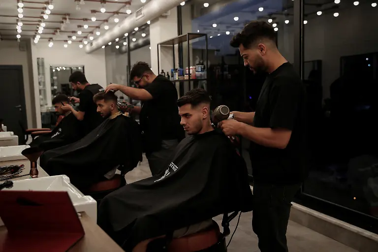 2024-05-01T080039Z-65284099-RC2SD3ACBQHC-RTRMADP-3-TURKEY-LGBT-DRAG