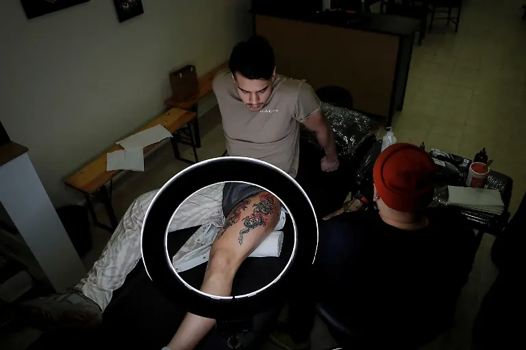 2024-05-01T080040Z-1055403642-RC2CM4AFX0X5-RTRMADP-3-TURKEY-LGBT-DRAG